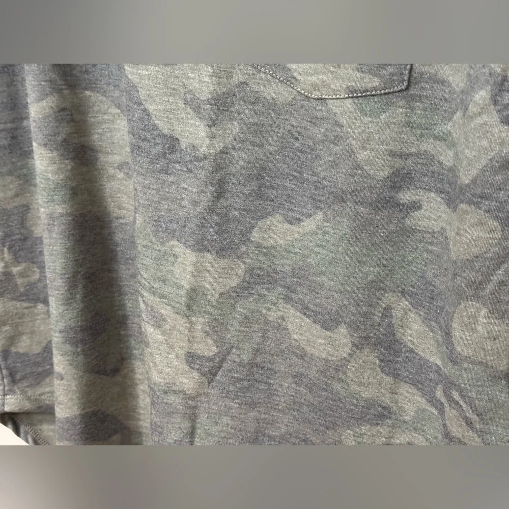 NEW Jane and Delancey Camo T-shirt Size S - Picture 5 of 8